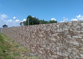 Забор из профнастила с кирпичными столбами, п. Журавли Забор из профнастила с кирпичными столбами, п. Журавли